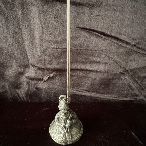 Vintage Pewter Christmas Santa candle snuffer - Picture 7 of 7